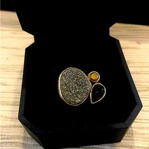 Size 6 three stone silver ring